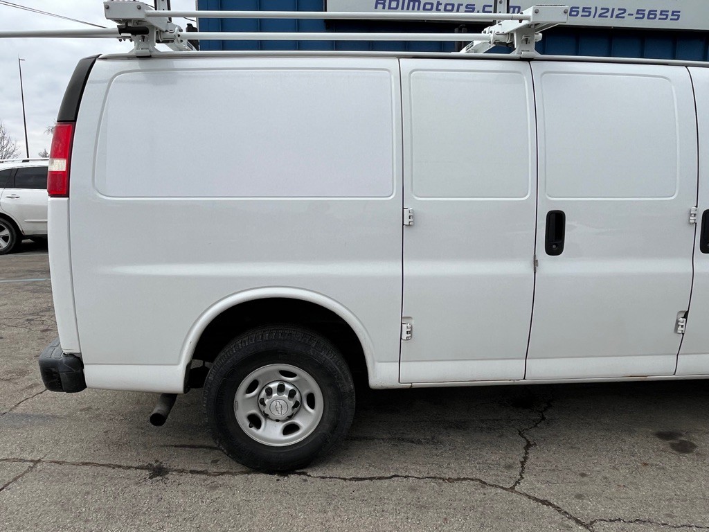 2016 Chevrolet Express Image 9
