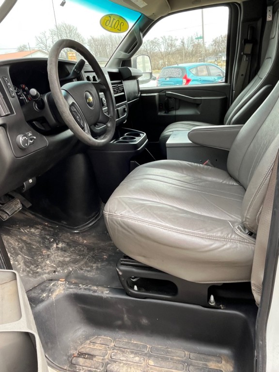 2016 Chevrolet Express Image 13