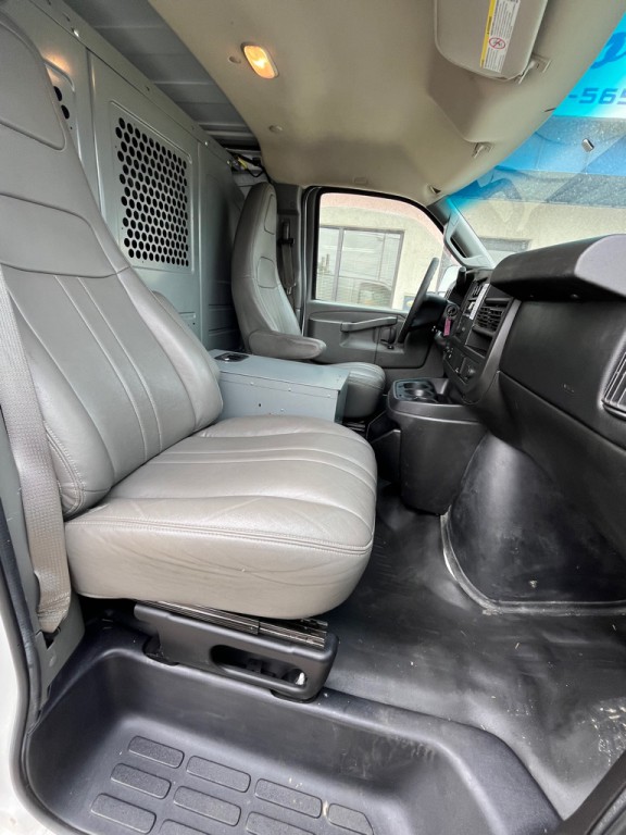 2016 Chevrolet Express Image 14