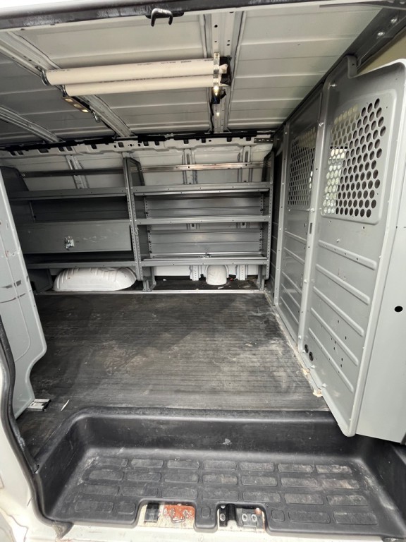 2016 Chevrolet Express Image 15