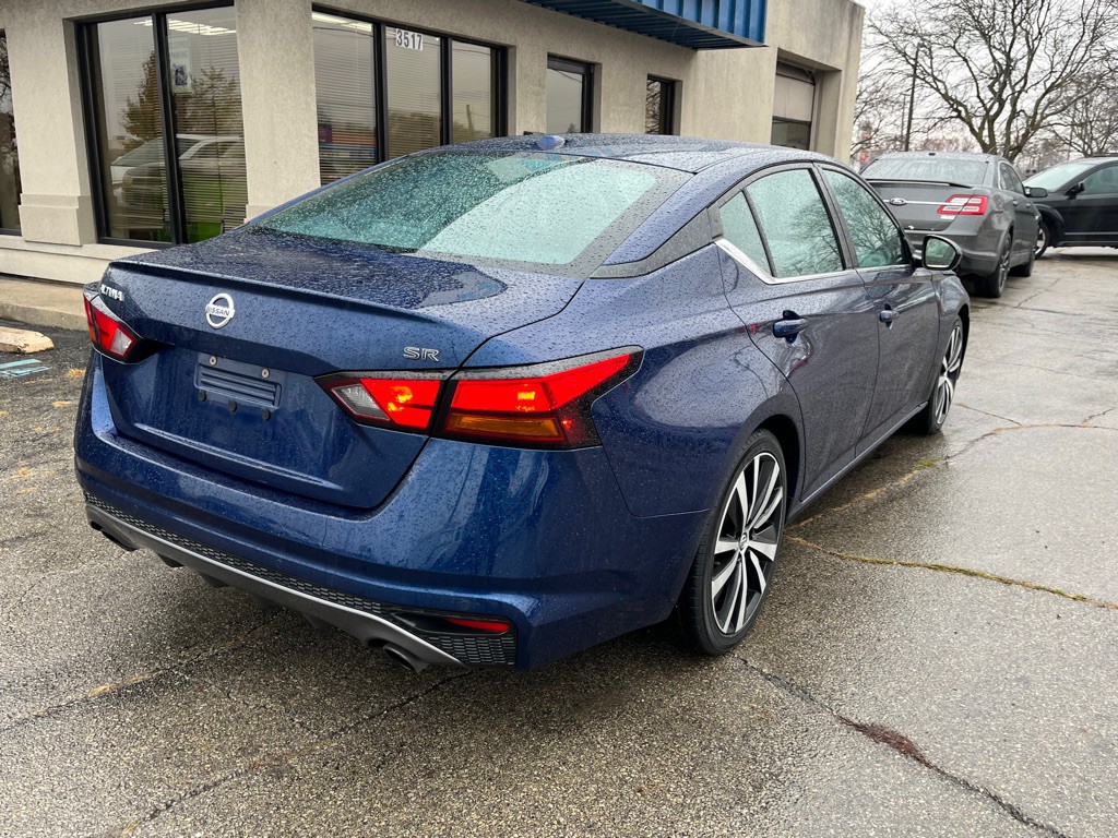 2020 Nissan Altima Image 8