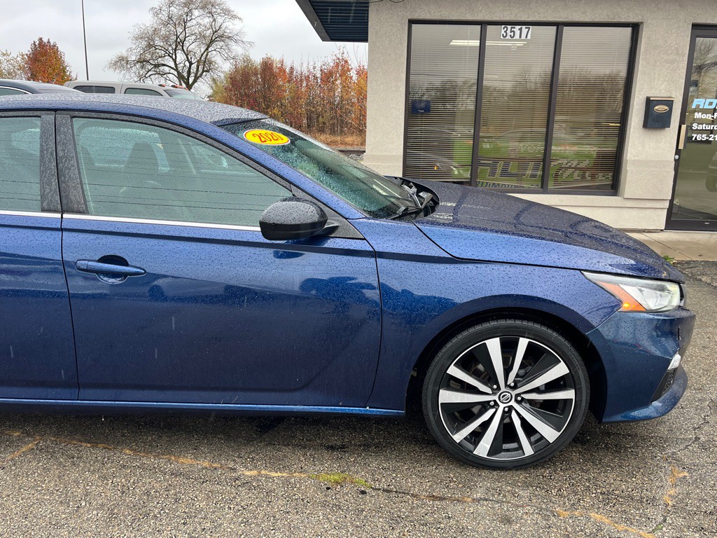 2020 Nissan Altima Image 10