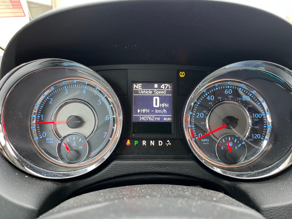 2014 Chrysler Town & Country Image 12