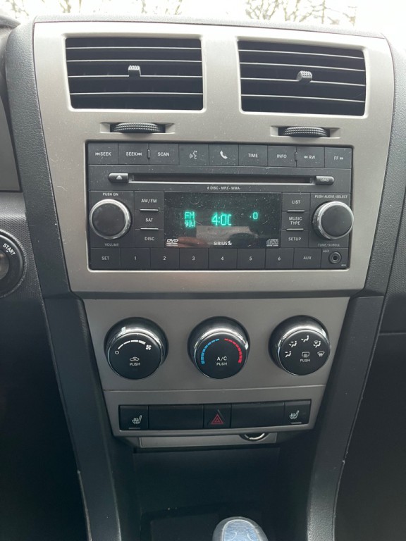 2010 Dodge Avenger Image 12