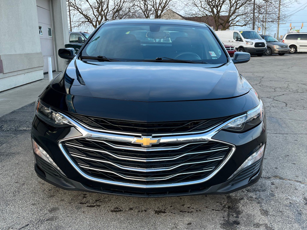 2019 Chevrolet Malibu Image 2
