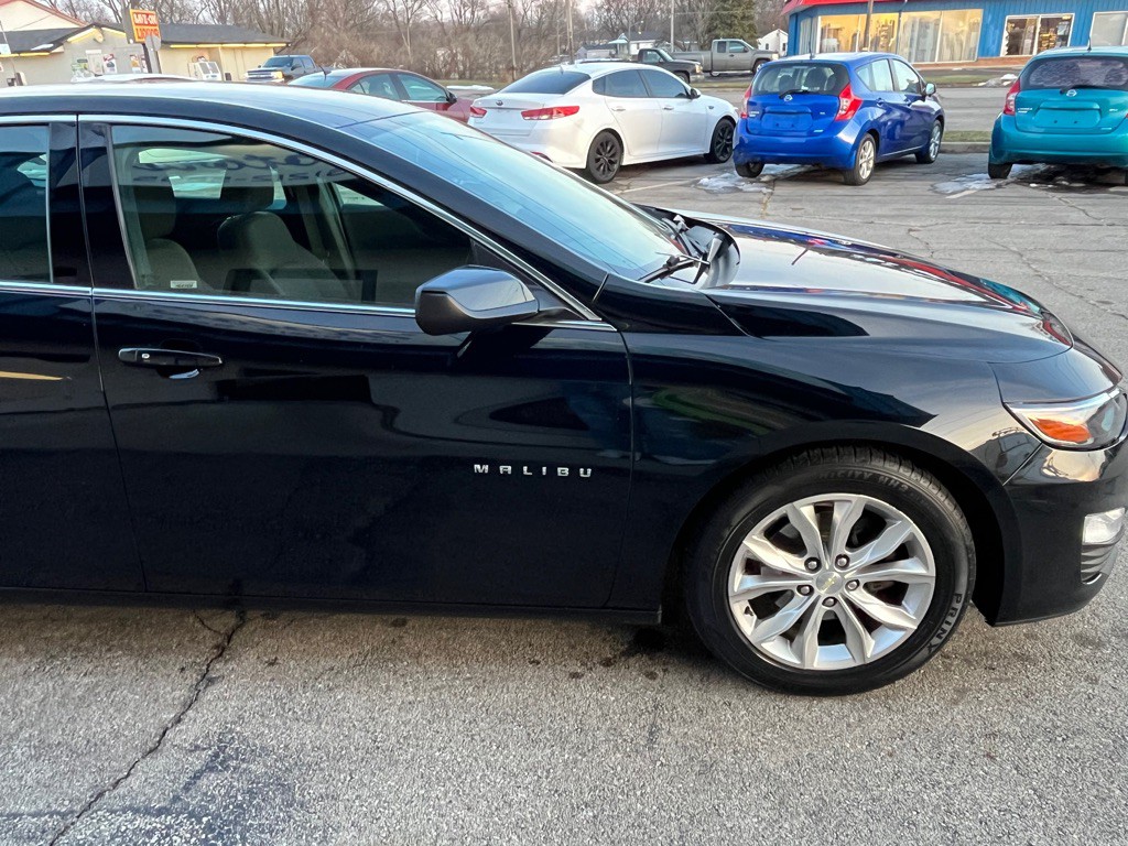 2019 Chevrolet Malibu Image 4