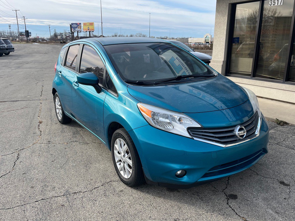 2015 Nissan Versa Image 1