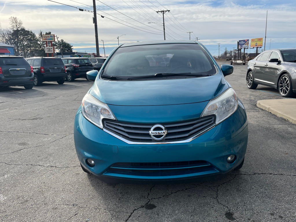 2015 Nissan Versa Image 2