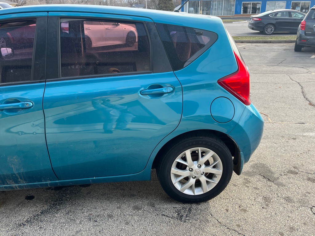 2015 Nissan Versa Image 5