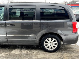 Image for 2014 Chrysler Town & Country Touring L ID: 7112753
