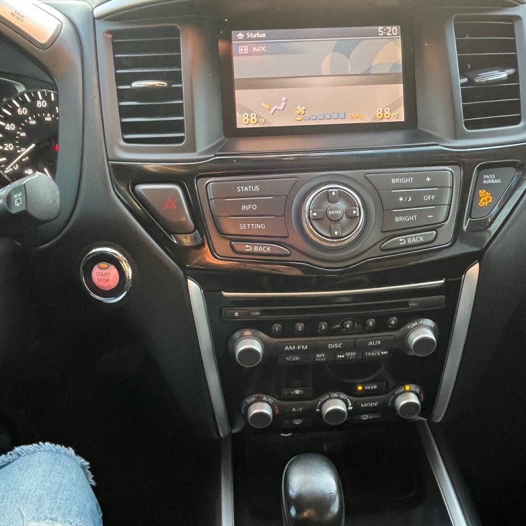 2014 Nissan Pathfinder Image 12