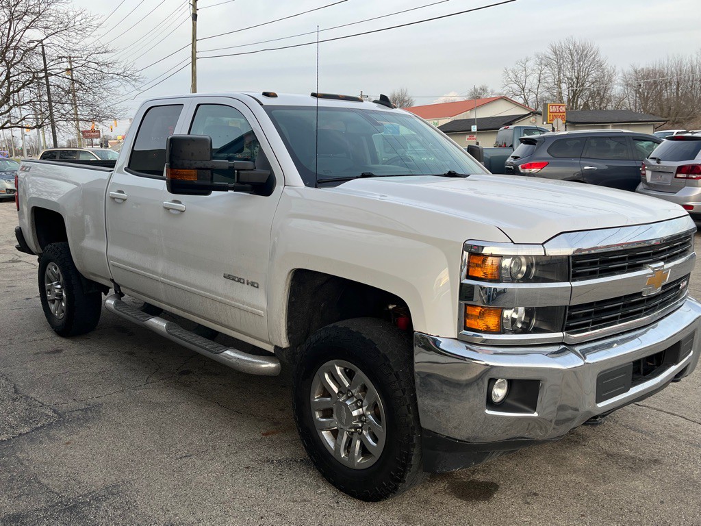 2017 Chevrolet Silverado 1500 Image 3