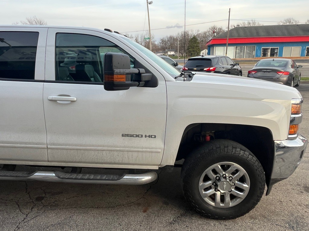 2017 Chevrolet Silverado 1500 Image 4