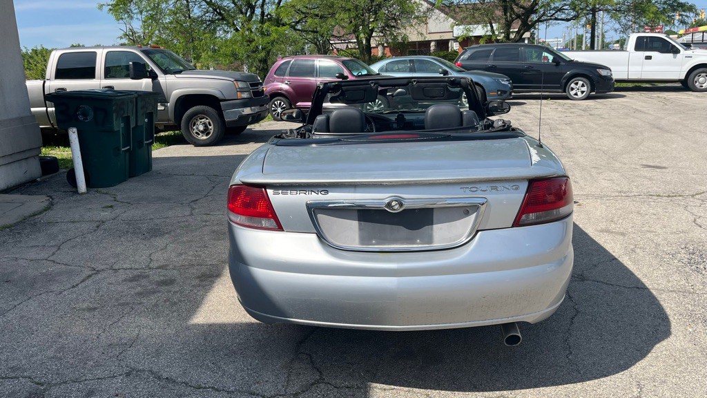 2005 Chrysler Sebring Image 7