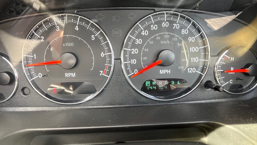 2005 Chrysler Sebring Image 11