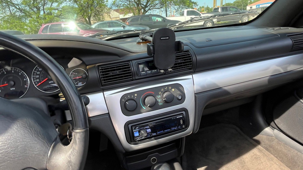 2005 Chrysler Sebring Image 12