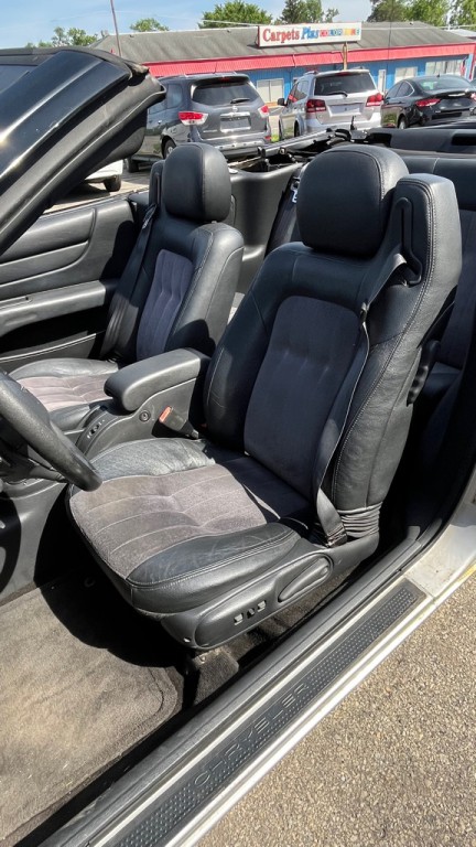 2005 Chrysler Sebring Image 13