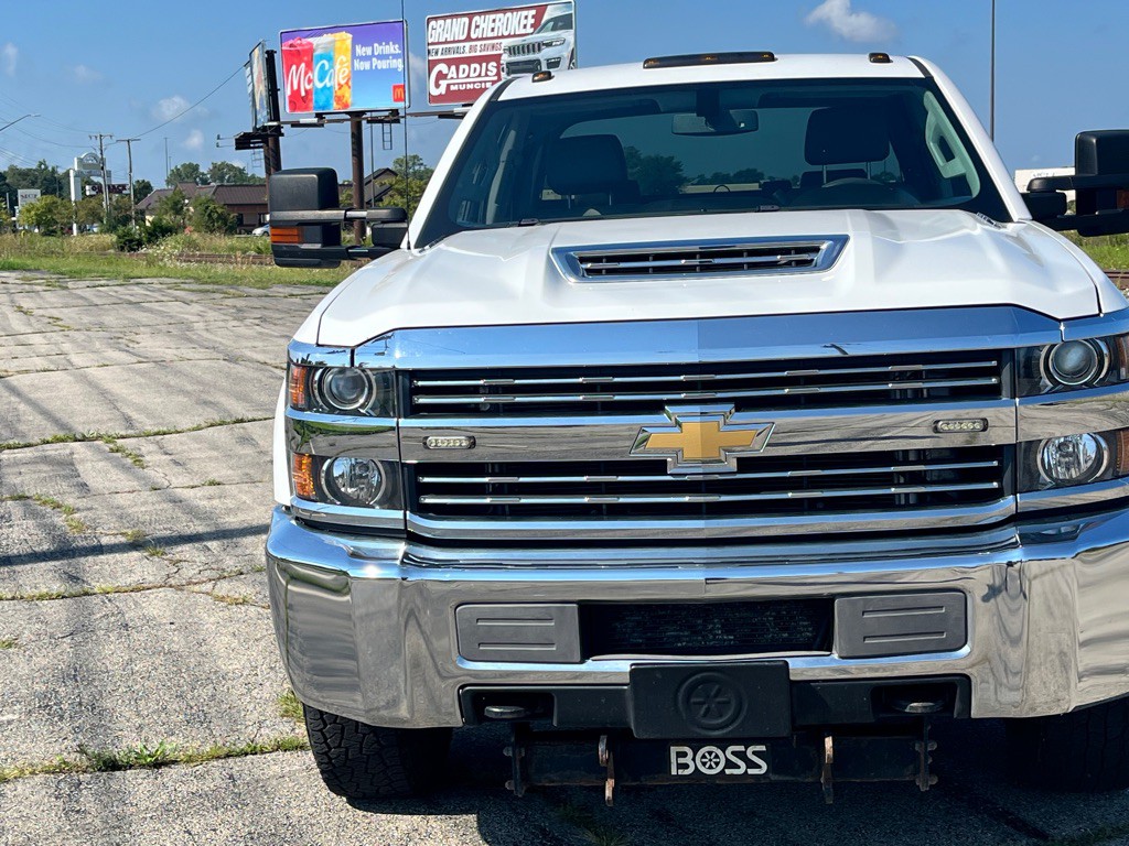 2018 Chevrolet Silverado 1500 Image 2