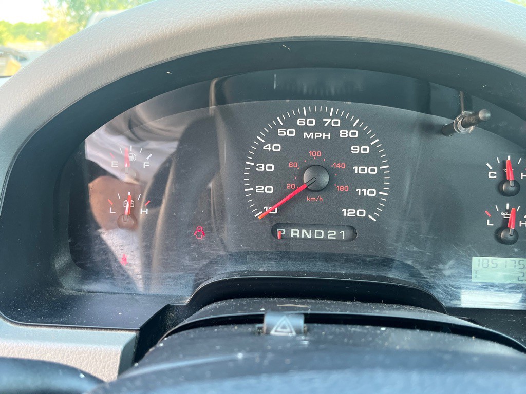 2005 Ford F-150 Image 12