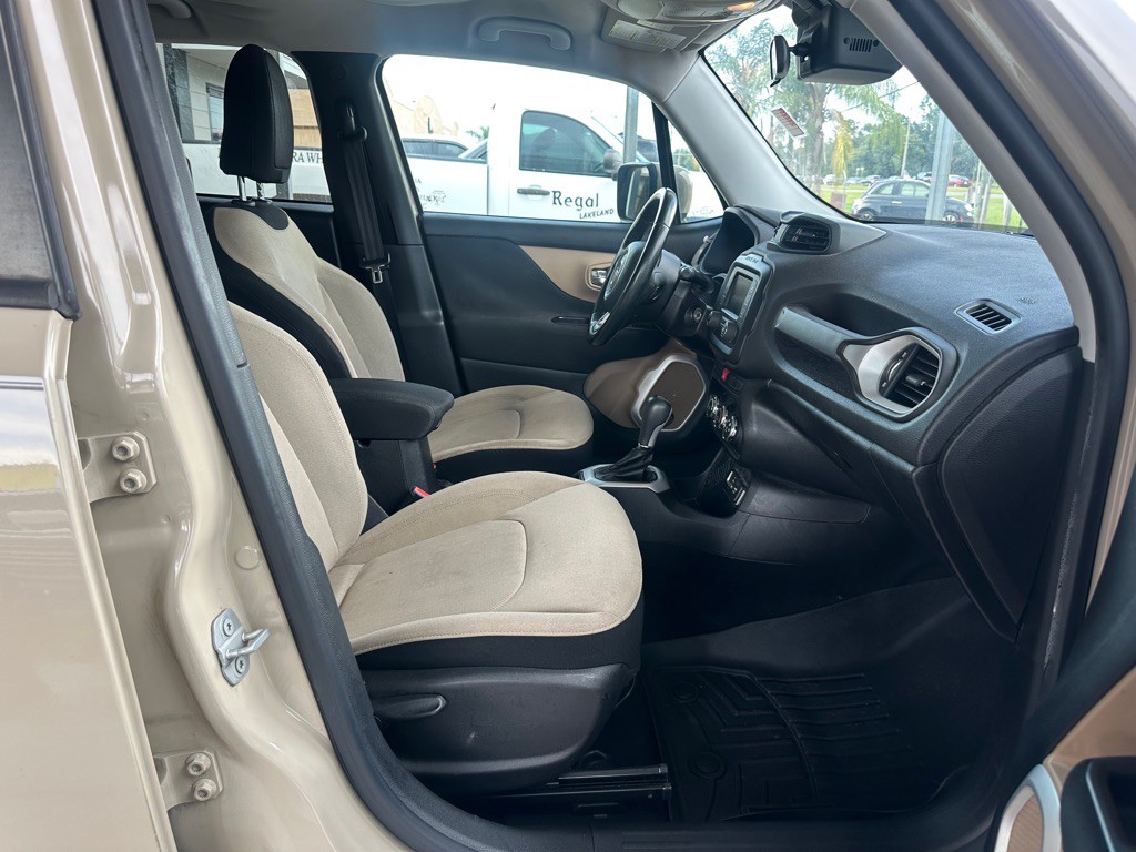 2015 Jeep Renegade Image 7