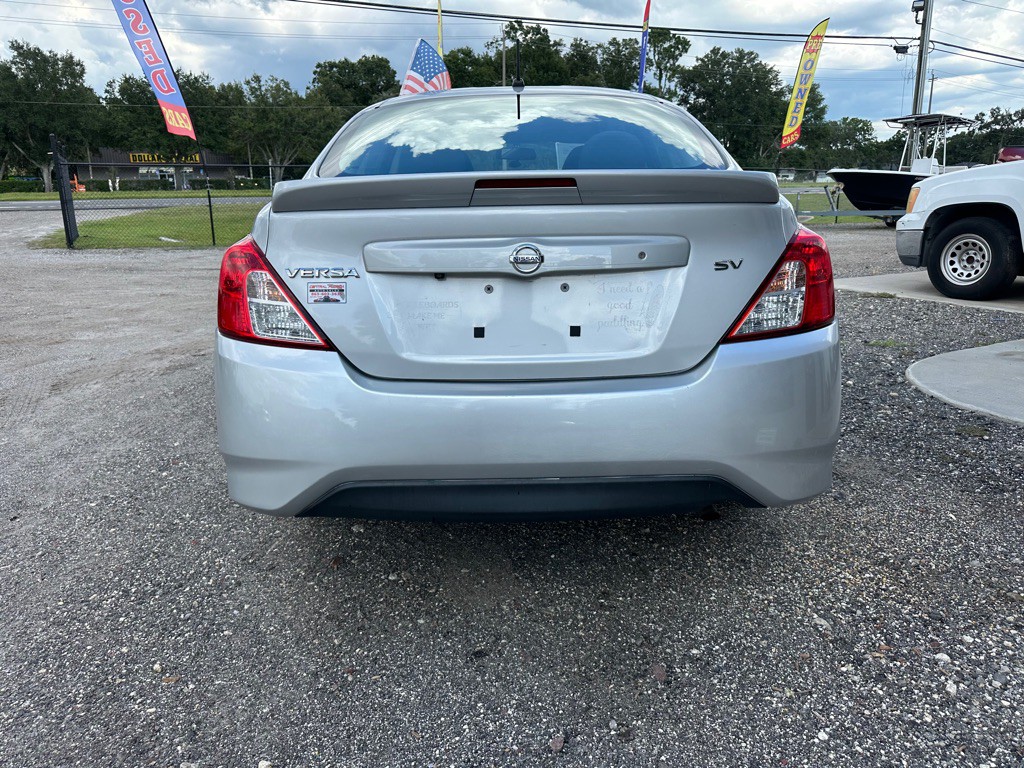 2019 Nissan Versa Image 4