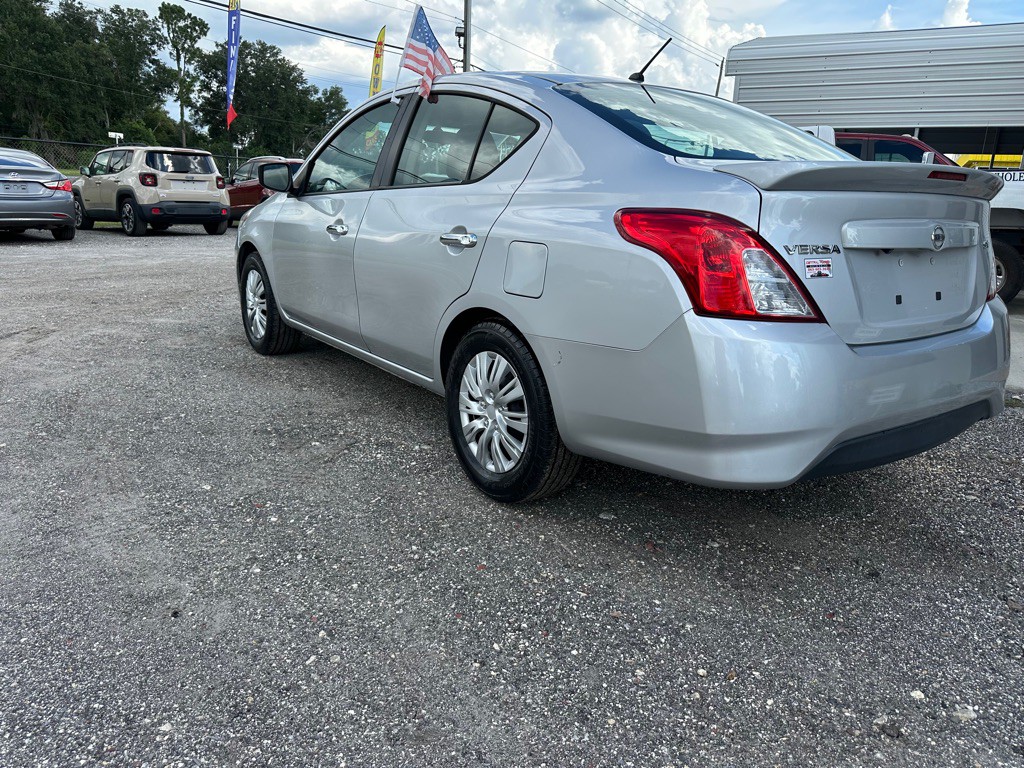 2019 Nissan Versa Image 5