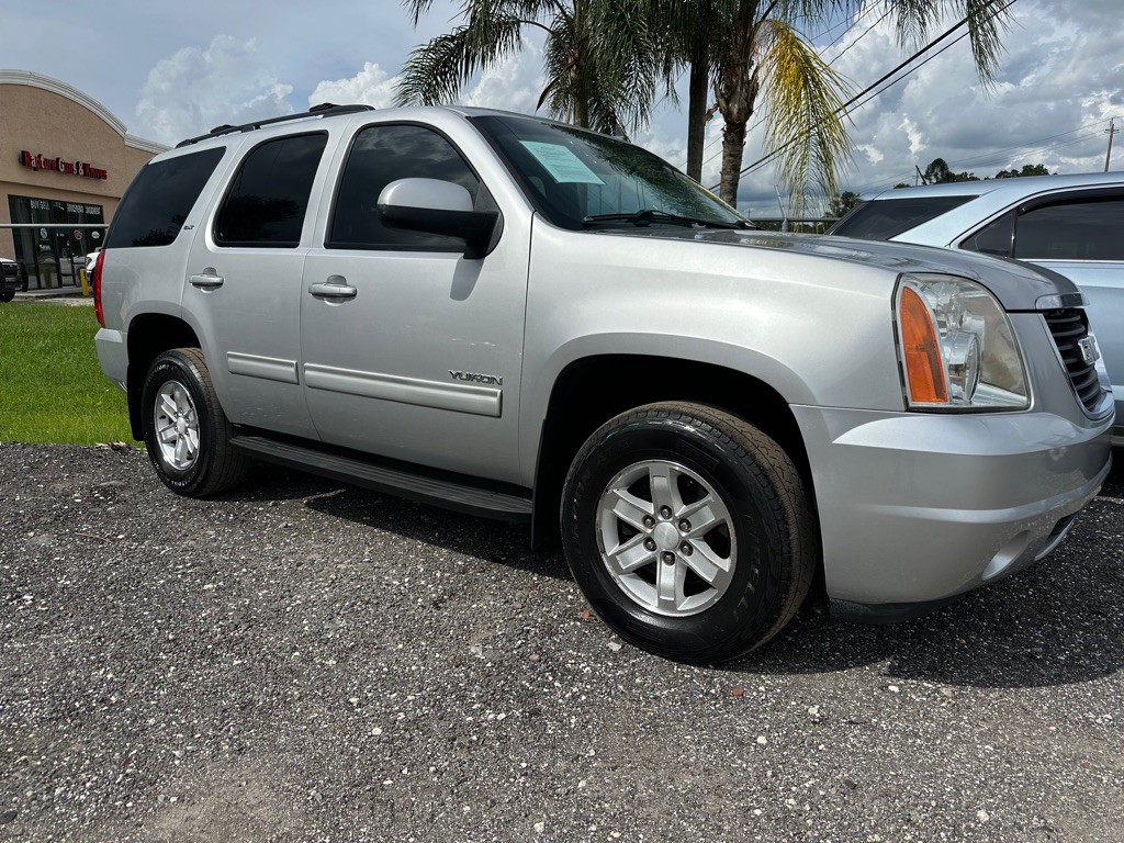 2012 GMC Yukon Image 2