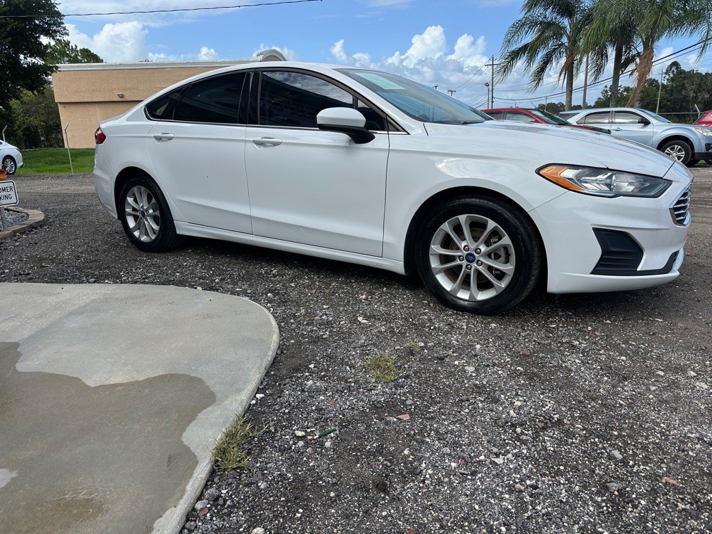 2019 Ford Fusion Image 2