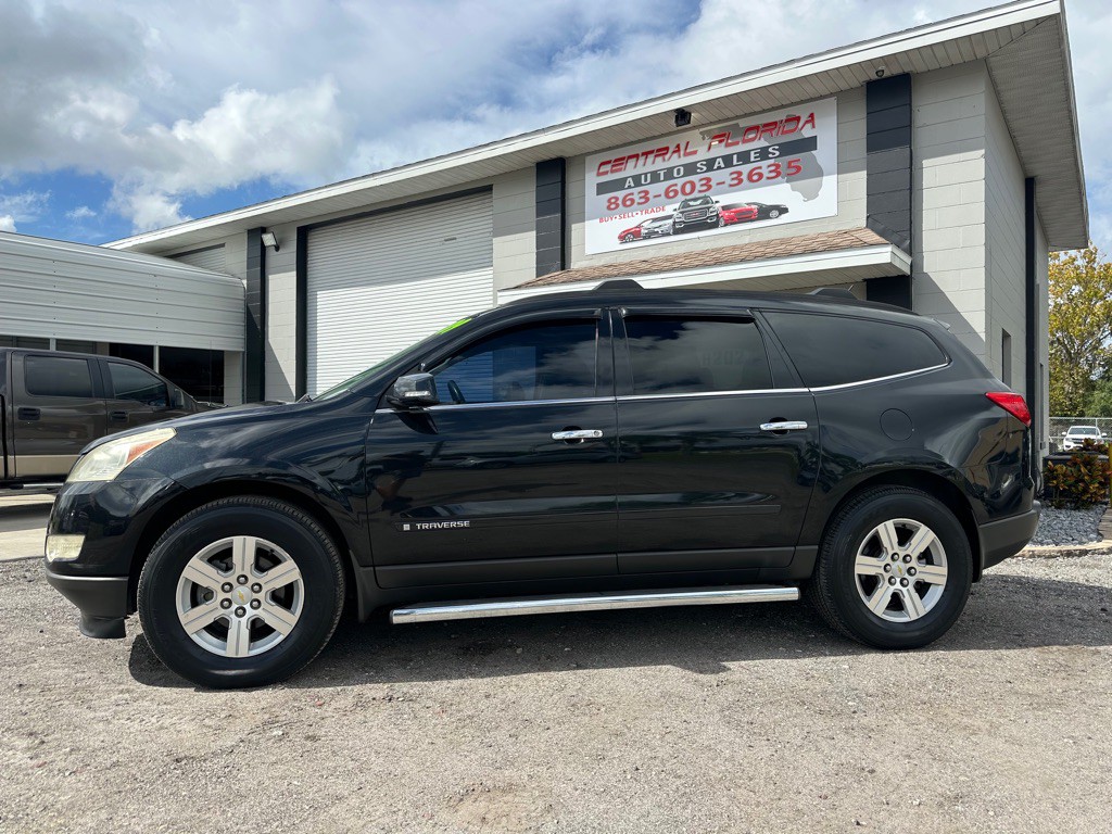 2009 Chevrolet Traverse Image 3