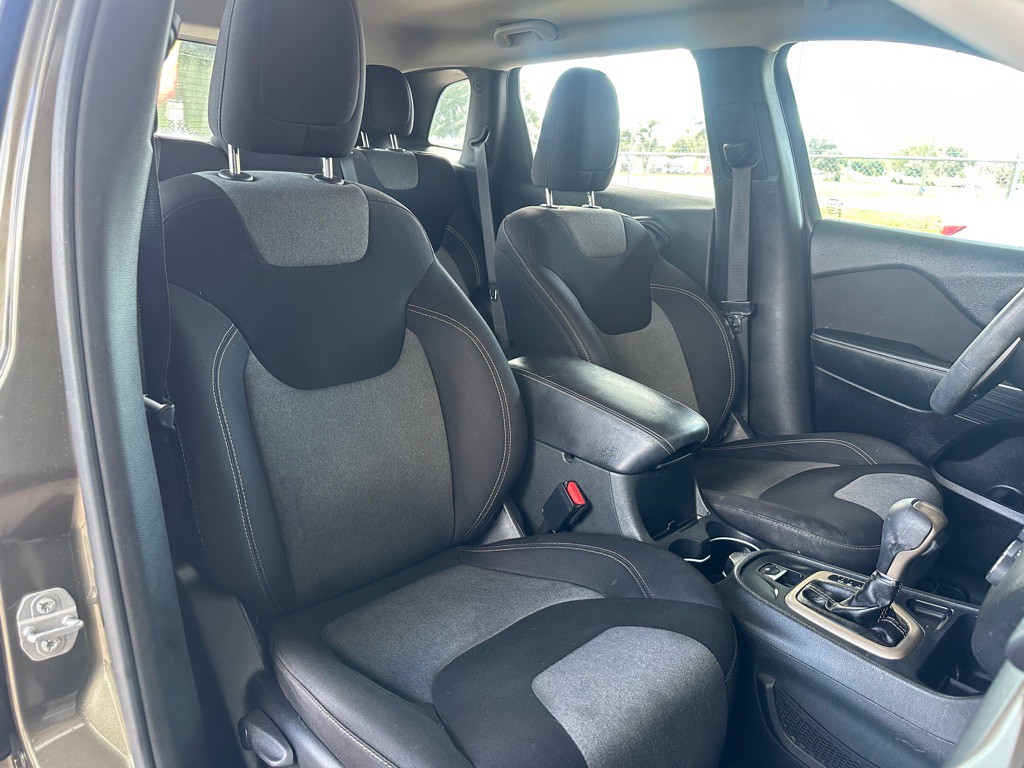 2015 Jeep Cherokee Image 7