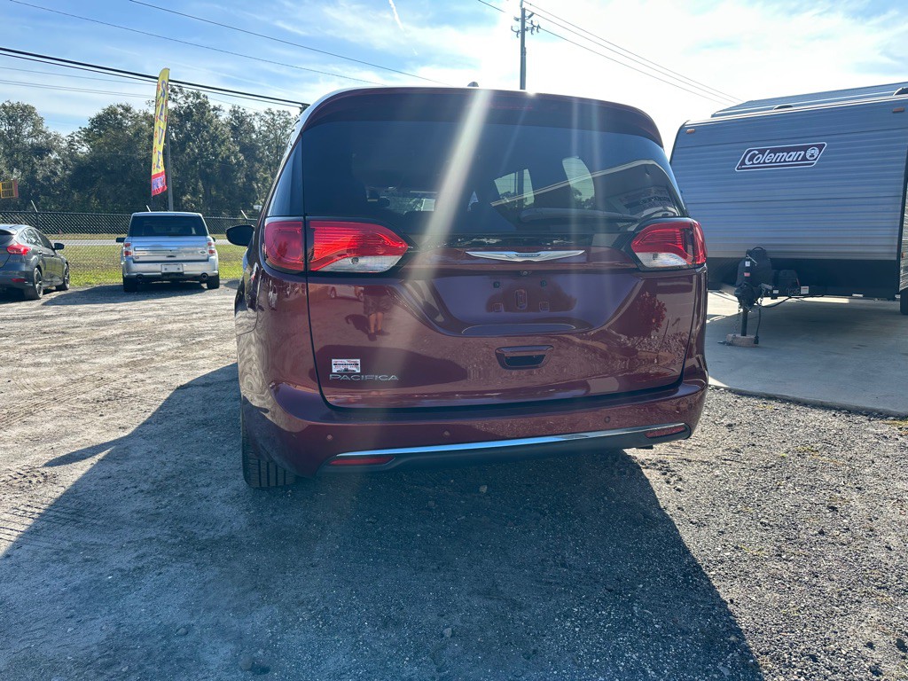 2017 Chrysler Pacifica Image 5