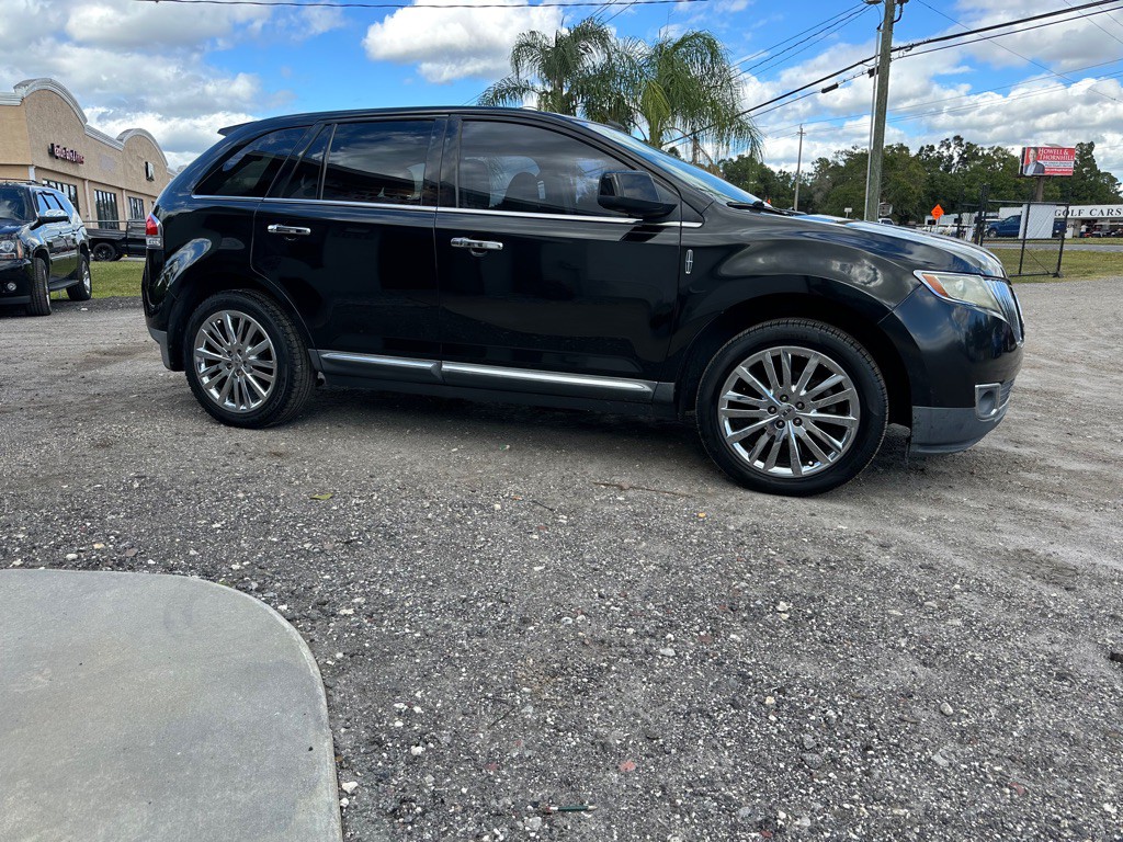 2011 Lincoln MKX Image 2
