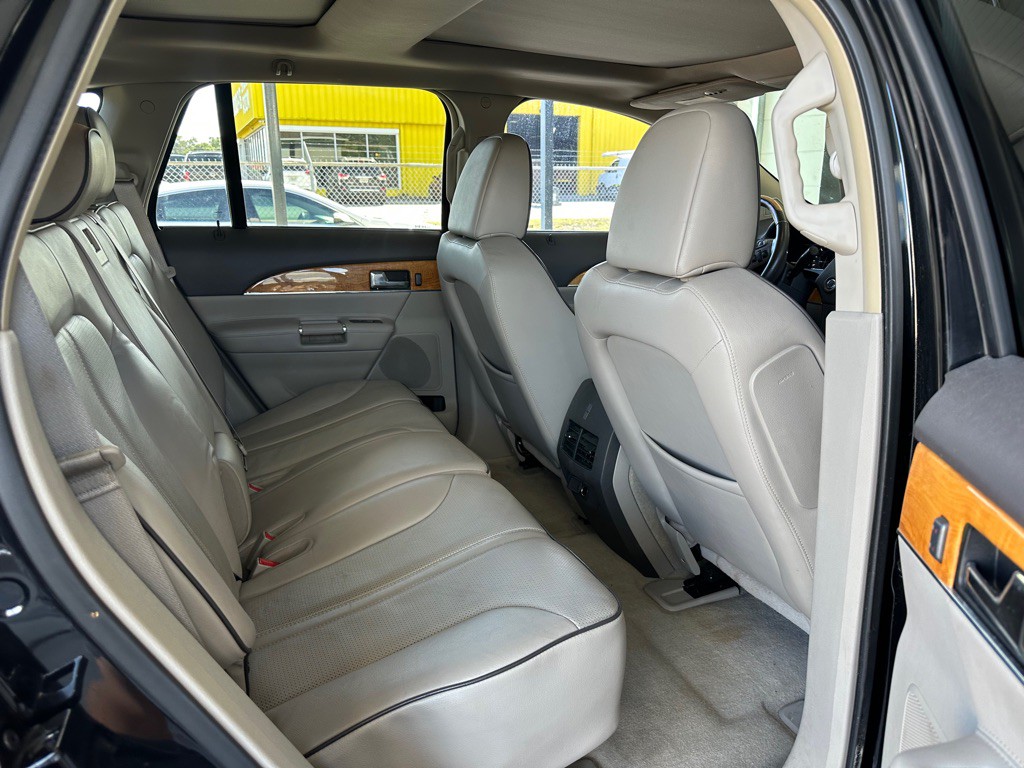 2011 Lincoln MKX Image 10