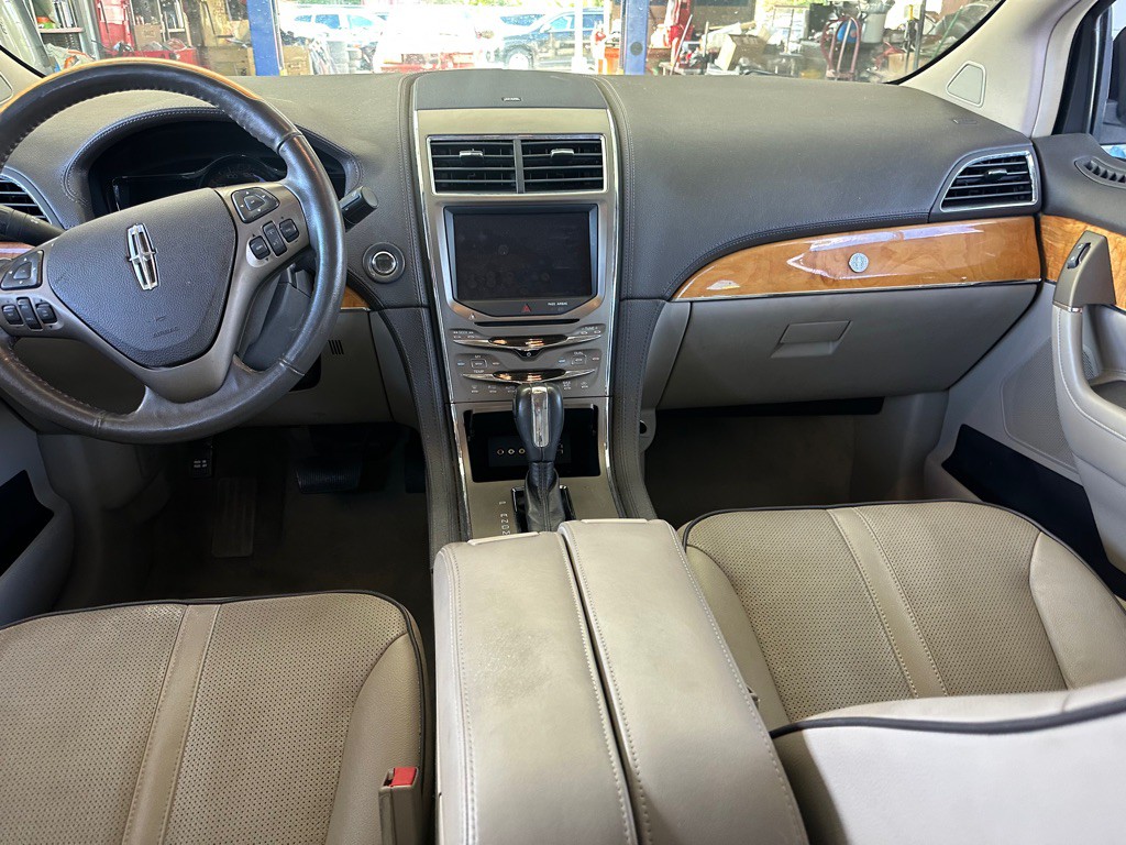 2011 Lincoln MKX Image 12