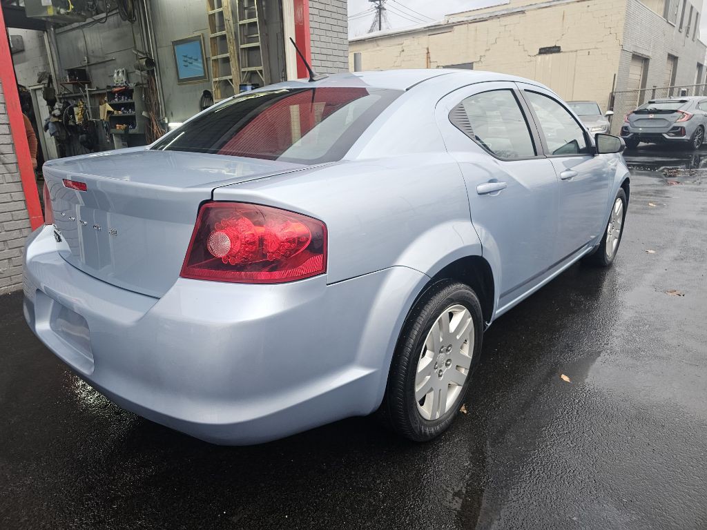2013 Dodge Avenger Image 3