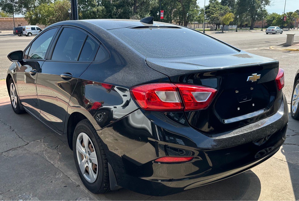 2018 Chevrolet Cruze Image 3