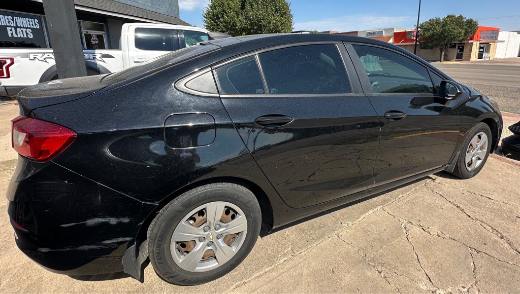 2018 Chevrolet Cruze Image 4