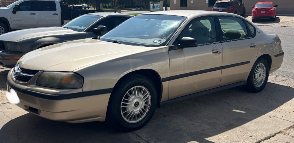 2000 Chevrolet Impala Image 2