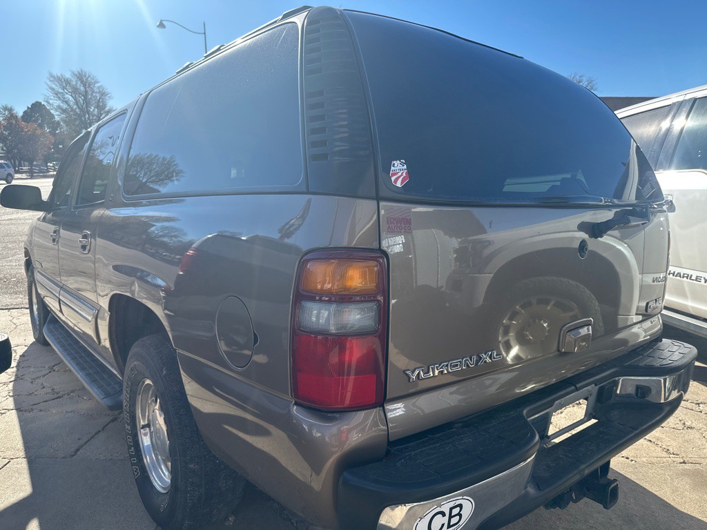 2003 GMC Yukon Image 4