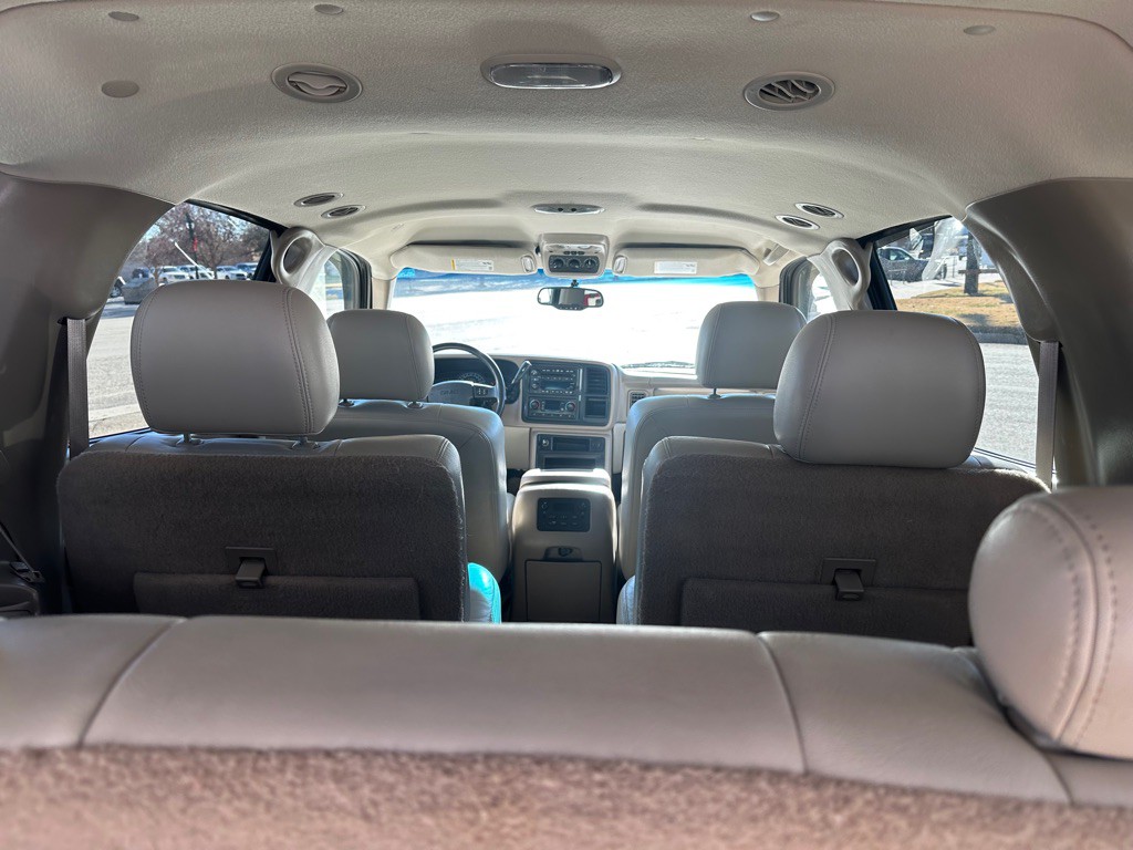 2003 GMC Yukon Image 10