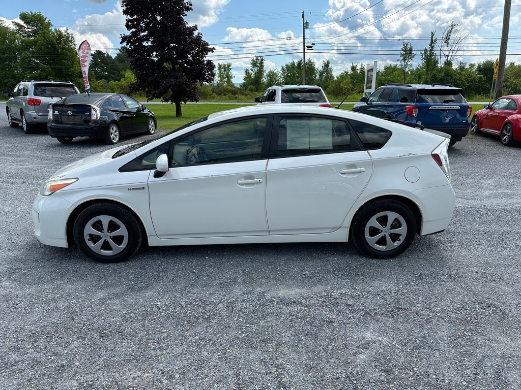 2012 Toyota Prius Image 2