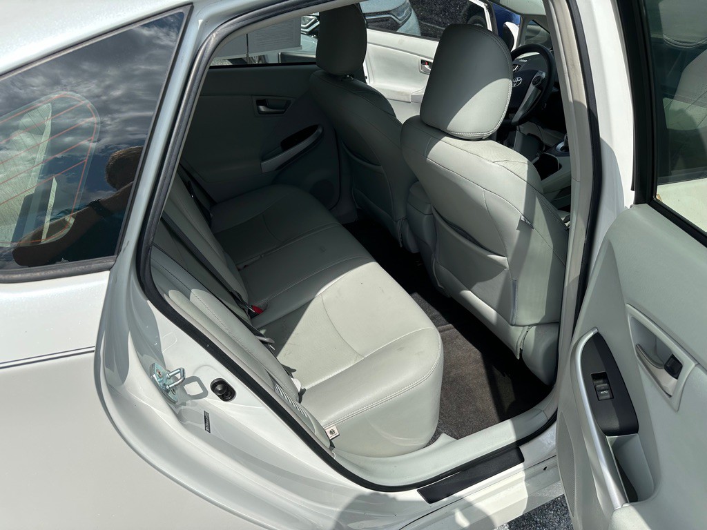 2012 Toyota Prius Image 12