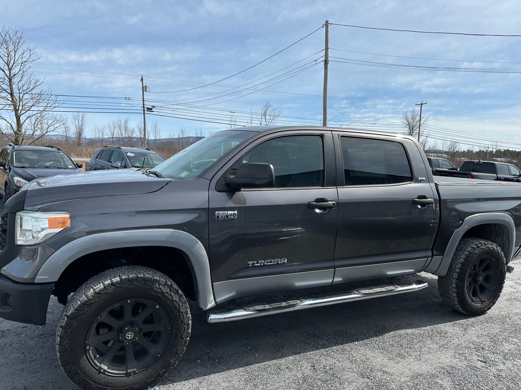 2015 Toyota Tundra Image 2