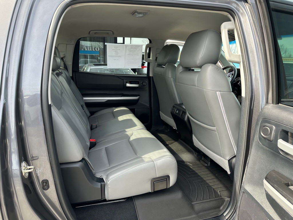 2015 Toyota Tundra Image 17