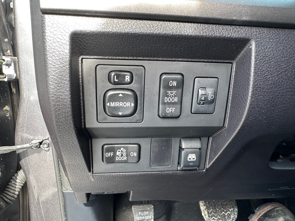 2015 Toyota Tundra Image 19