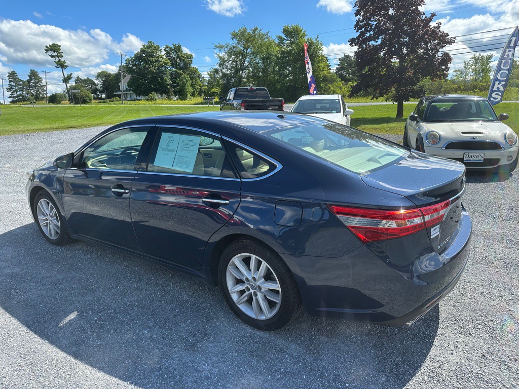 2015 Toyota Avalon Image 3