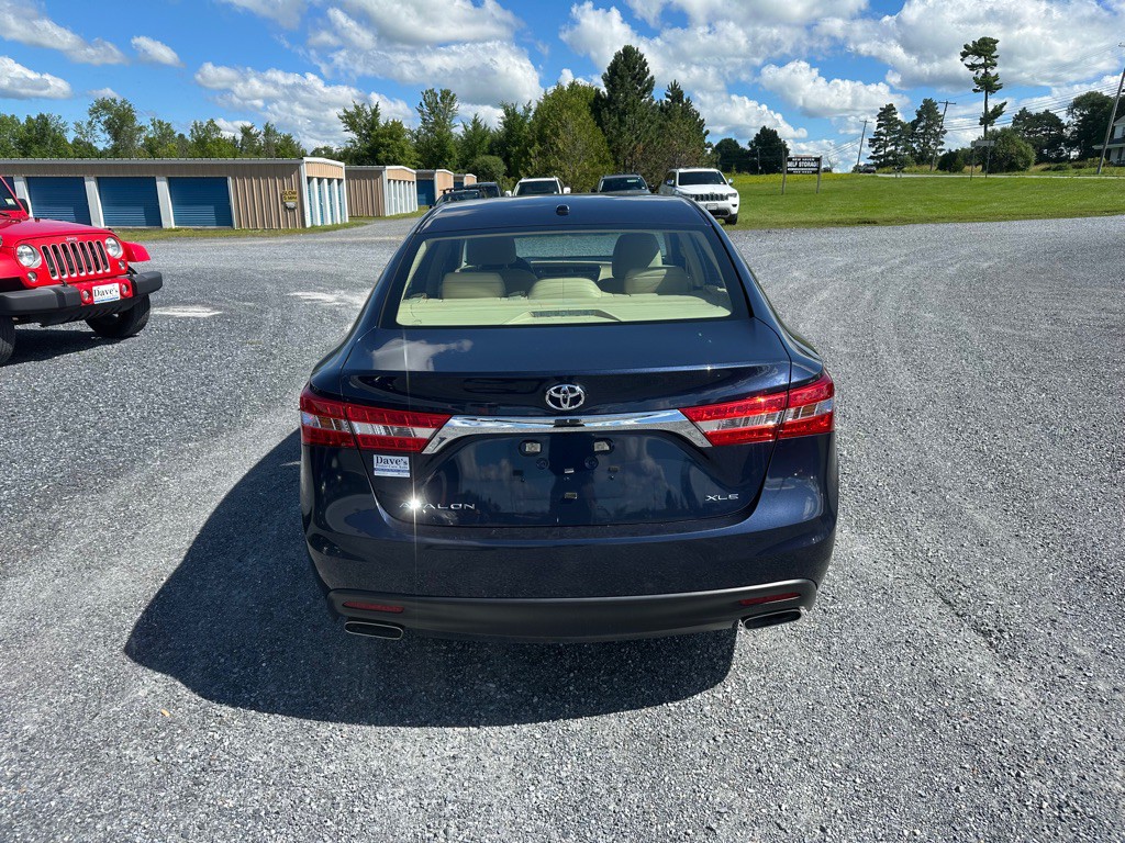 2015 Toyota Avalon Image 4