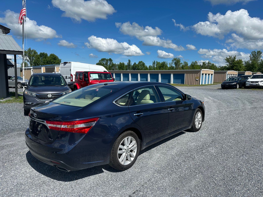 2015 Toyota Avalon Image 6
