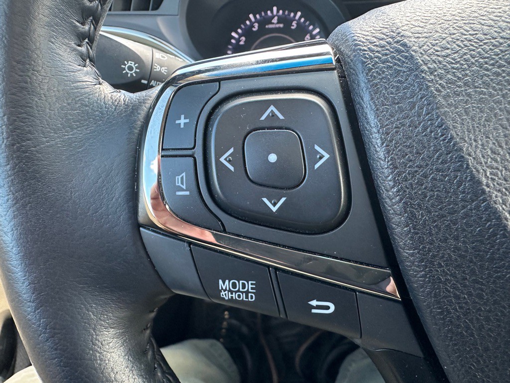 2015 Toyota Avalon Image 19