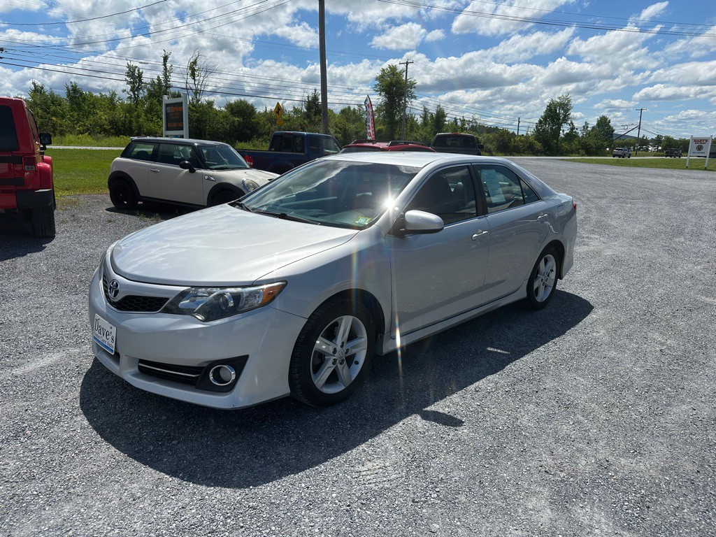 2012 Toyota Camry Image 1